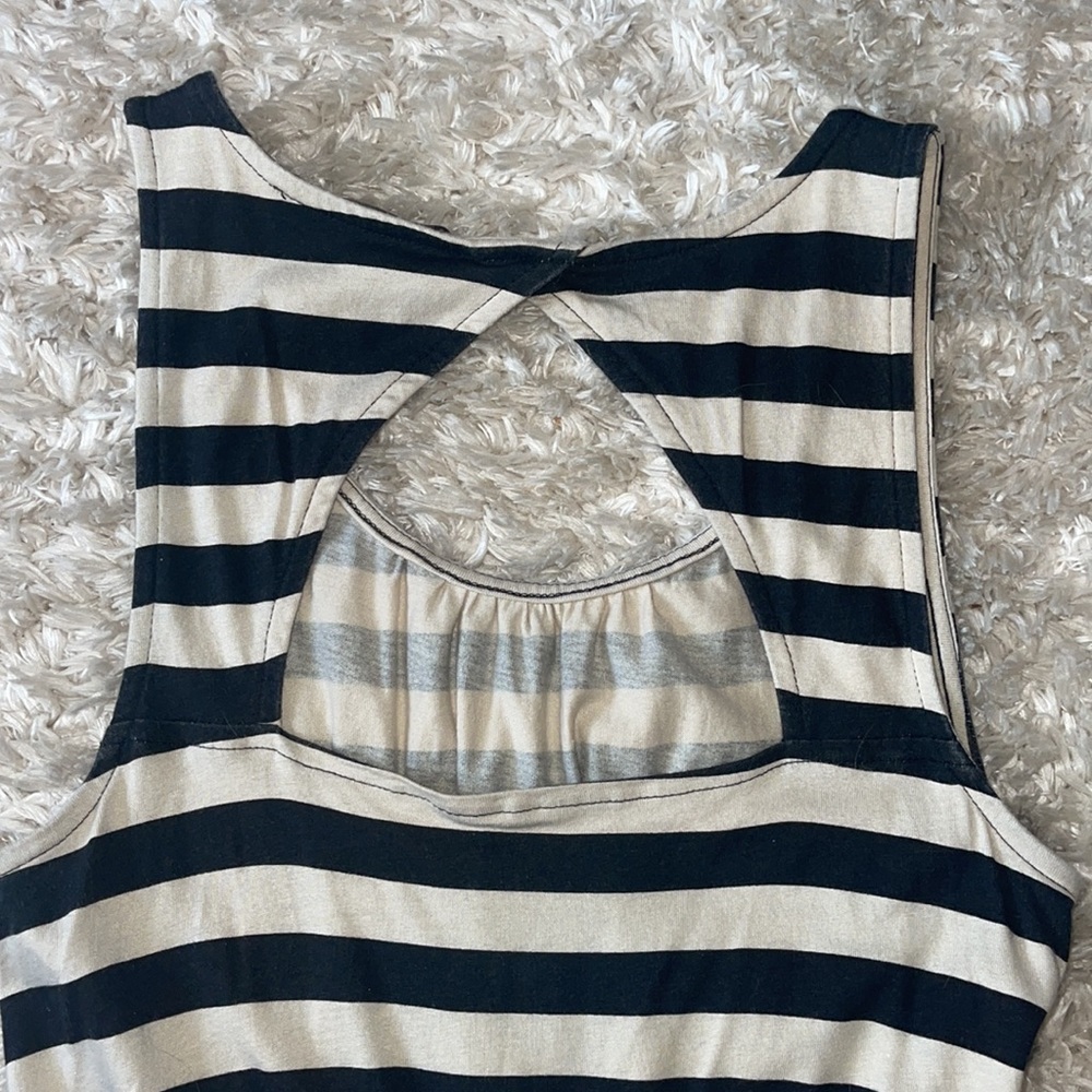 Loft Dress - Picture 6 of 7